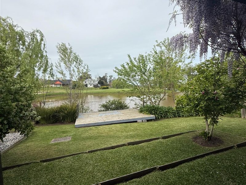 Venta o Alquiler Casa Lomas de la Tahona Barrio Privado. 4 dormitorios, fondo norte al lago - foto 1