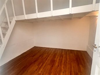 Apartamento por corredor, 1 dormitorio y entrepiso. Acceso a azotea. - foto 6