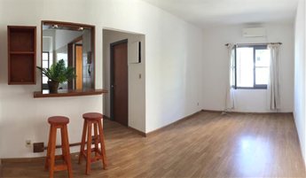 Venta apartamento primer piso por escalera al frente, 1 dormitorio, patio