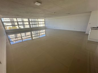PARQUE BATLLE Venta Apartamento Duplex al frente de 180m2 + Terrazas, destino Vivienda u Oficinas, amplios ventanales, muy luminoso, finas terminaciones - foto 5