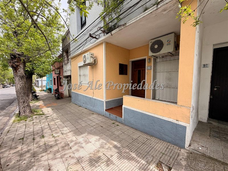 EN VENTA CASA DE 2 DORMITORIOS EN PUEBLO NUEVO, A POCAS CUADRAS DE 2 AVENIDAS Y DEL CENTRO DE COLONIA. - foto 2