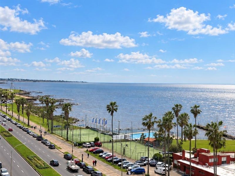 Venta Rambla 2 dormitorios, 2 garajes en primera línea. - foto 1