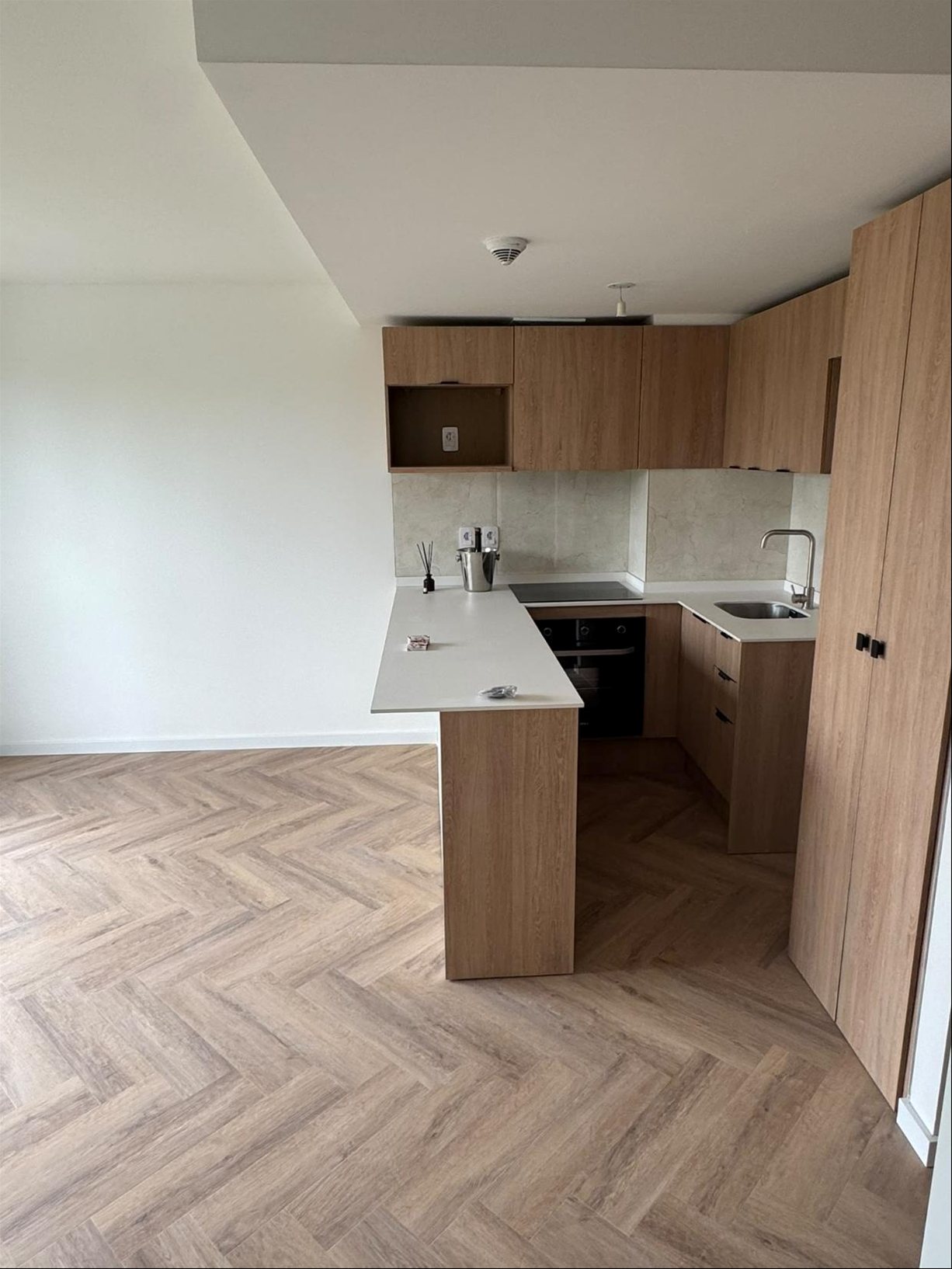 Alquiler 1 dormitorio con cochera, frente al portal de las Americas · Foto 4