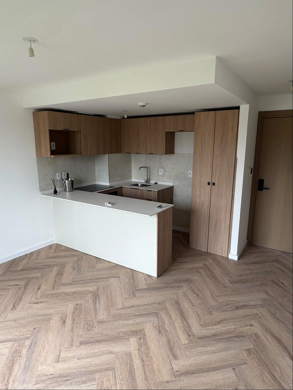 Alquiler 1 dormitorio con cochera, frente al portal de las Americas · Foto 5