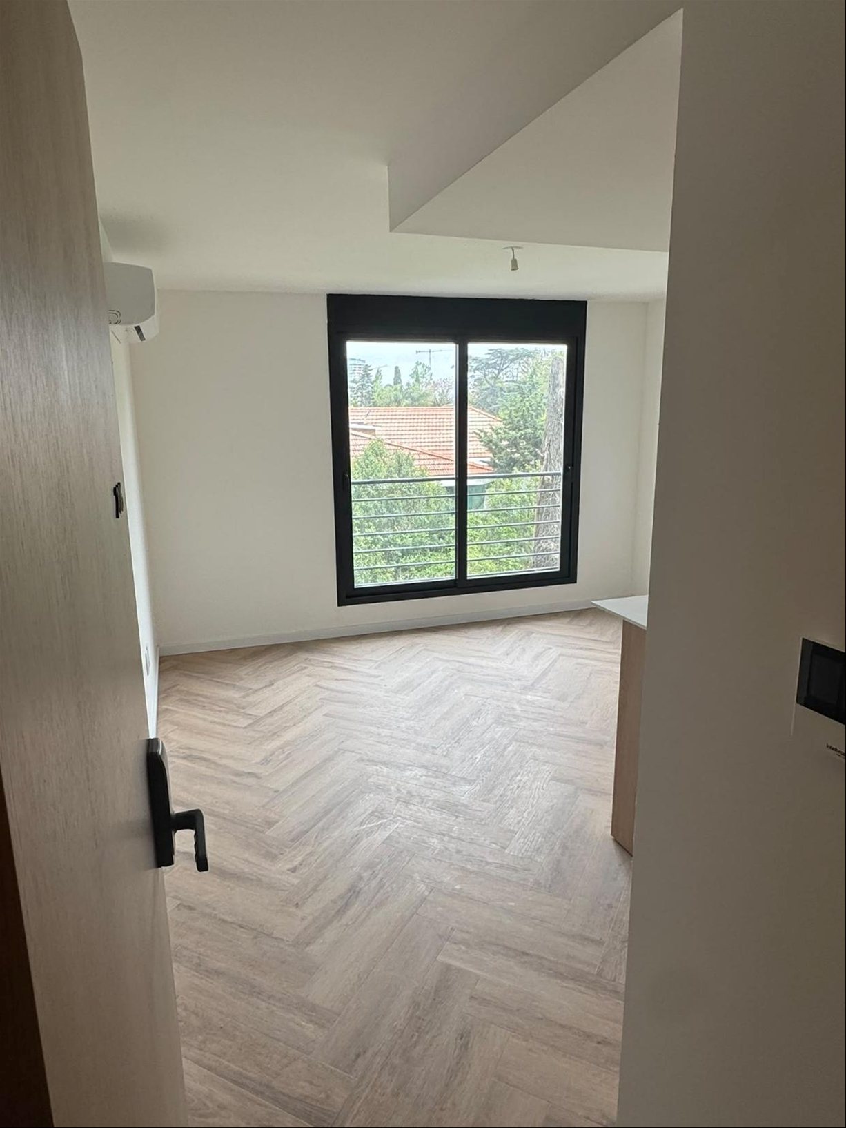 Alquiler 1 dormitorio con cochera, frente al portal de las Americas · Foto 2