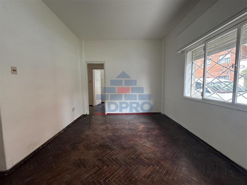ALQUILER APTO DOS DORMITORIOS CON PATIO. CORDÓN SUR - foto 4
