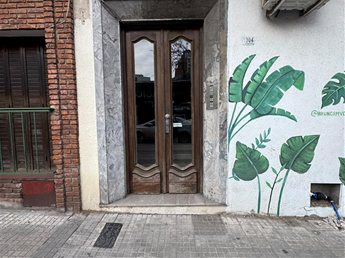 ALQUILER APTO DOS DORMITORIOS CON PATIO. CORDÓN SUR