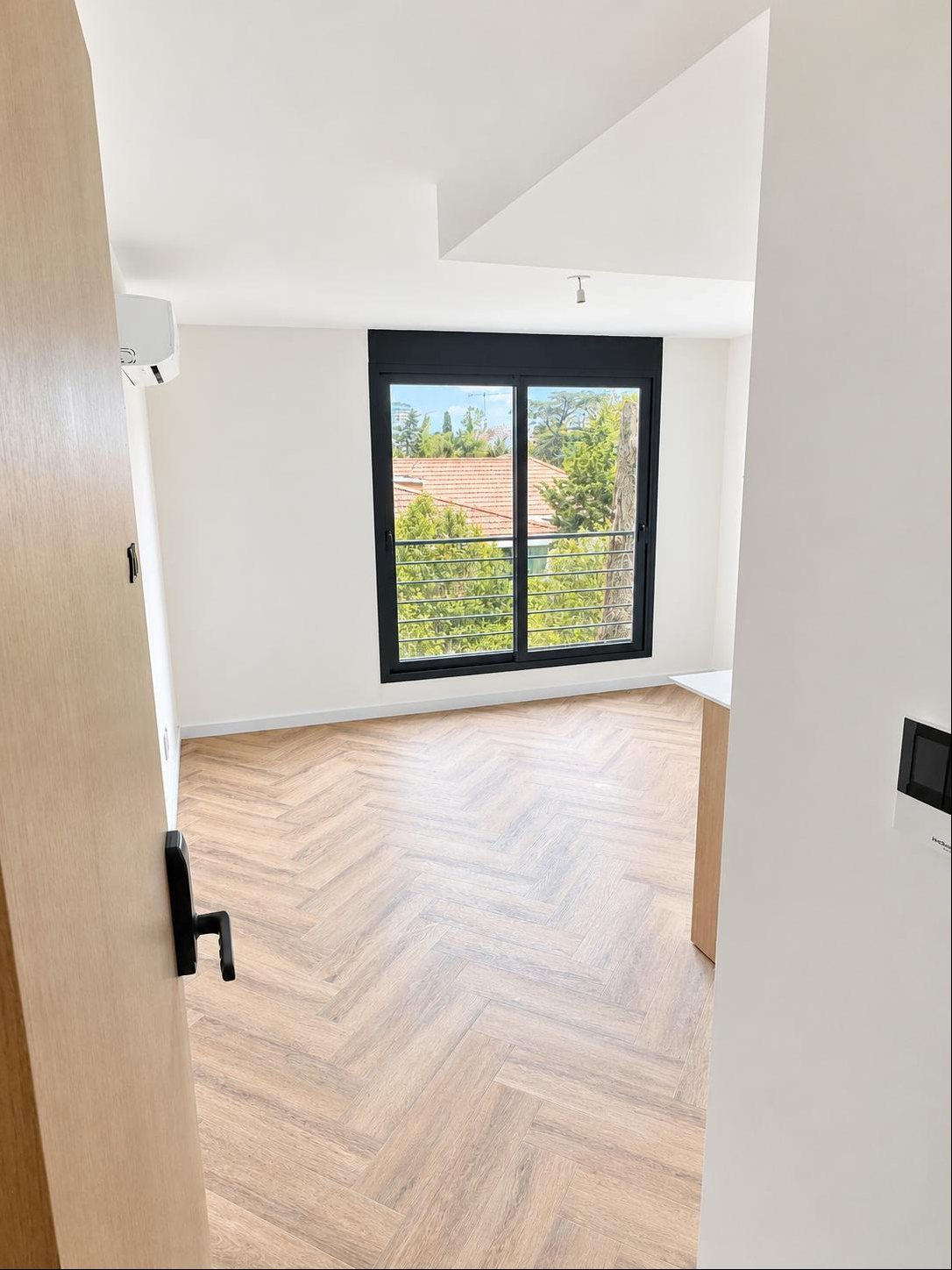 Alquiler 1 dormitorio con cochera, frente al portal de las Americas · Foto 1