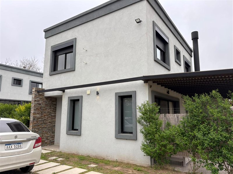ALQUILER CASA DE 3 DORMITORIOS 3 BAÑOS CIUDAD DE LA COSTA - foto 1