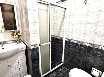 Hermosa Casa 2 dormitorios con jardín. - foto 7