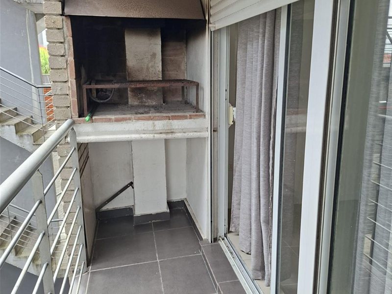 A dos cuadras de  8 de Octubre y Garibaldi, amplio e impecable  apartamento con 2 dormitorios, terrazas y parrillero.  2 A/ A. - foto 3