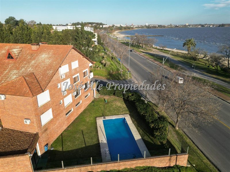 EN ALQUILER APARTAMENTO DE 1 DORMITORIO UBICADA EN RAMBLA COSTANERA DE COLONIA DEL SACRAMENTO - foto 2