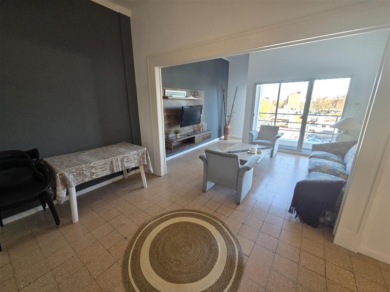 Alquiler 3 dormitorios 2 baños y terraza, amplio y hermoso! - foto 2