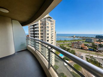 Apartamento en Venta de 3 Dormitorios y doble Garaje En Torres Náuticas