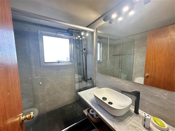Apartamento en Venta de 3 Dormitorios y doble Garaje En Torres Náuticas - foto 6