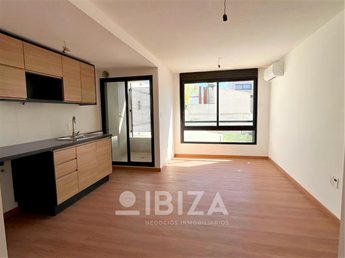 Venta Malvin Apartamento a entrenar a metros del mar