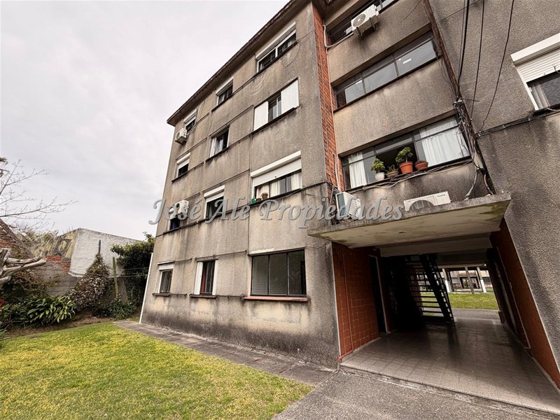 EN ALQUILER VIVIENDA EN PLANTA BAJA UBICADA EN COMPLEJO INVE, A METROS DEL SHOPPING DE COLONIA Y ZONA COMERCIAL TRES AVENIDAS. - foto 3