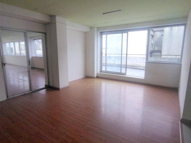 Alquiler archivo de 157m2 Ciudad Vieja con garaje - foto 2