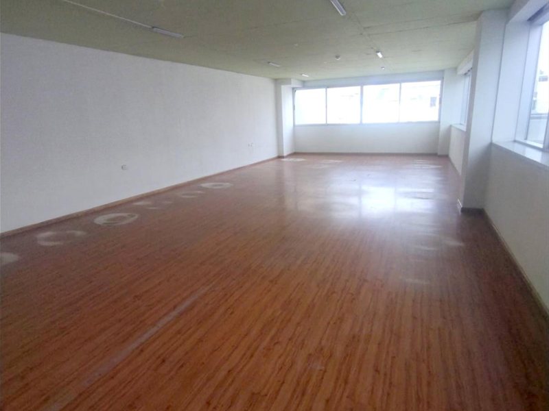 Alquiler archivo de 157m2 Ciudad Vieja con garaje - foto 3