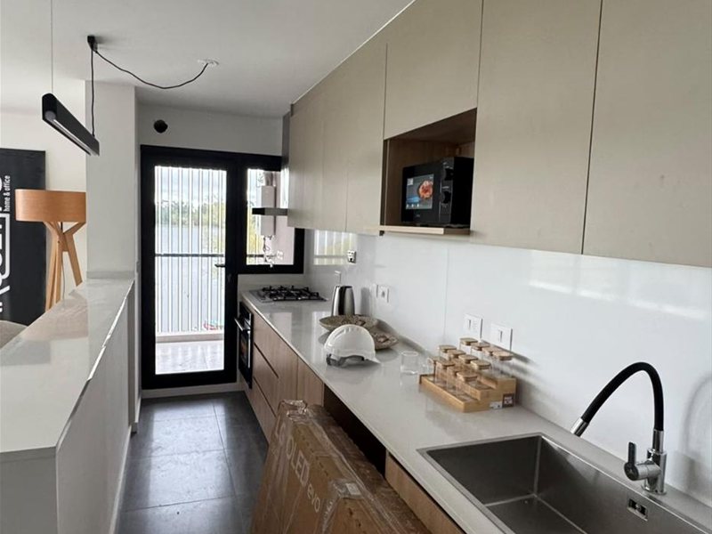 Venta de apartamento de 3 dormitorios con terraza y vista al lago - foto 3