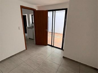 Casa de 2 dormitorios con entrada vehicular en Las Piedras. - foto 4
