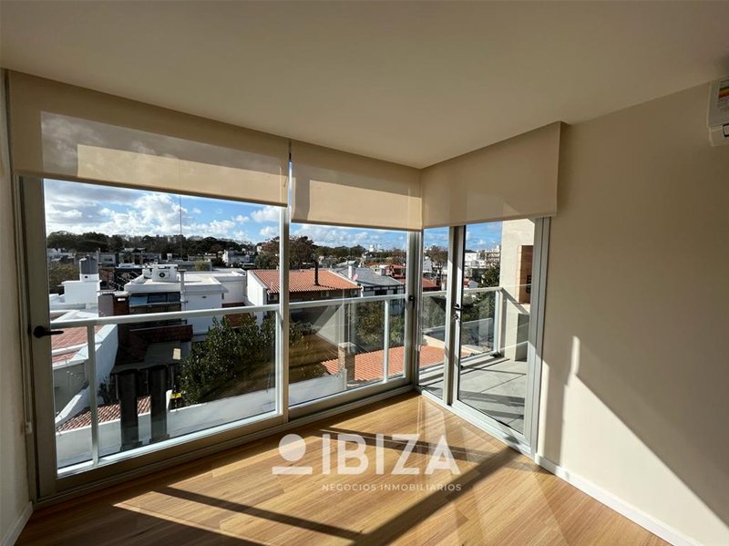 Venta Apartamento Malvin con renta de 1 dormitorio con parrillero - foto 3