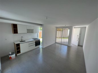 Venta Duplex Carrasco Norte con renta 1 dormitorio, parrillero y piscina