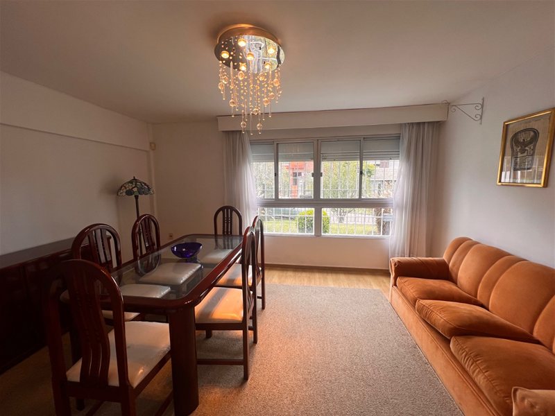 Alquiler de Apartamento con 3 dormitorios y garage en Malvin. - foto 2