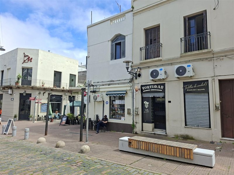 Local comercial, apto para gastronomía u otros usos. Washington casi Pérez Castellanos. - foto 1