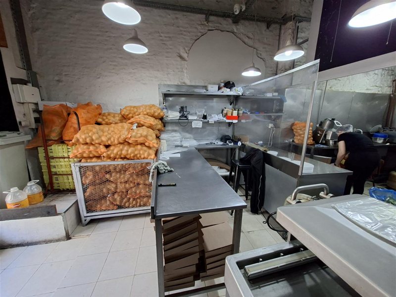 Local comercial, apto para gastronomía u otros usos. Washington casi Pérez Castellanos. - foto 3