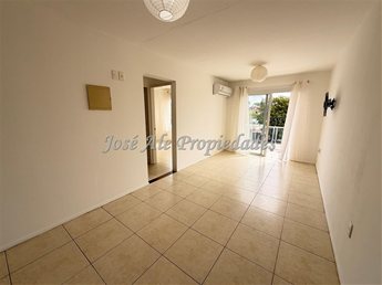 EN ALQUILER APARTAMENTO DE 2 DORMITORIOS UBICADO A CUADRAS DEL SHOPPING, COLONIA.