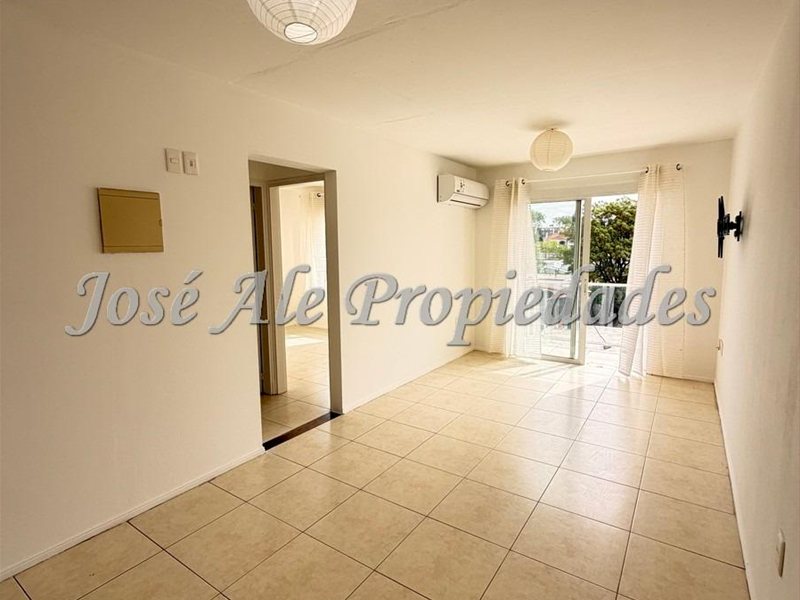 EN ALQUILER APARTAMENTO DE 2 DORMITORIOS UBICADO A CUADRAS DEL SHOPPING, COLONIA. - foto 3