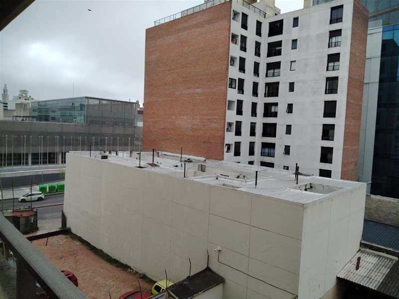 Canelones y Florida, a 1 cuadra de Rambla y 3 de Plaza Independencia. Alfrente. Impecable piso 5, como a estrenar.2 dorm.Vivienda u Oficina - foto 2