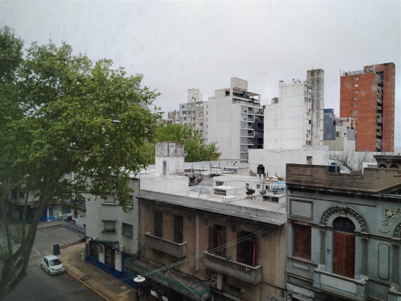 Canelones y Florida, a 1 cuadra de Rambla y 3 de Plaza Independencia. Alfrente. Impecable piso 5, como a estrenar.2 dorm.Vivienda u Oficina - foto 1