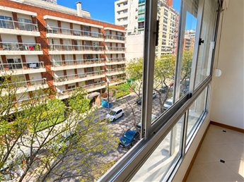 Venta apartamento 3 dormitorios 2 baños completos 2 garajes Osorio y B. Blanco Pocitos