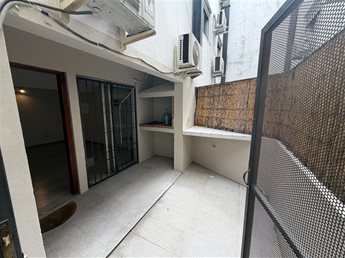 Se vende hermoso apartamento tipo dúplex en Palermo de 2 dormitorios con patio con parrillero.