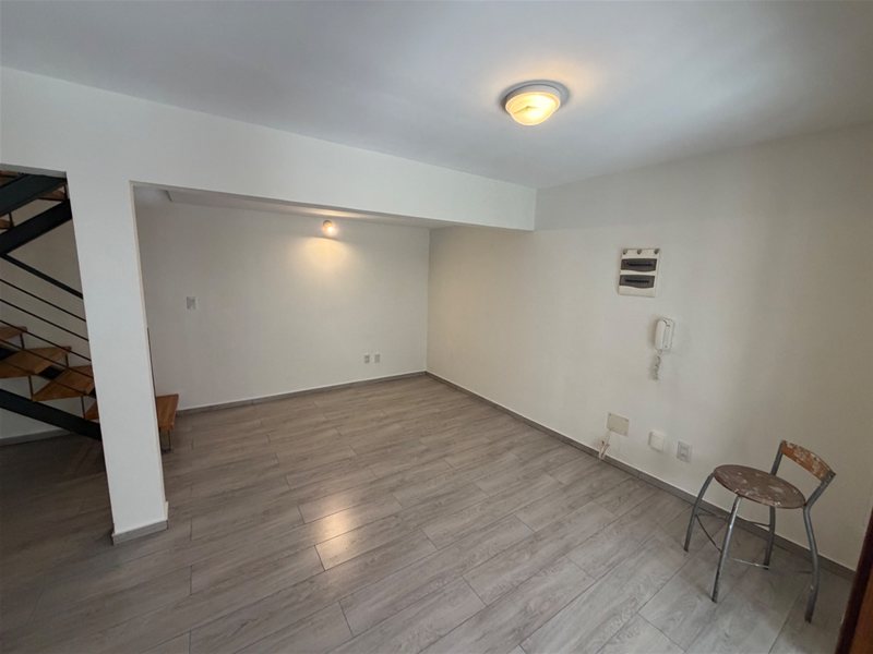 Se vende hermoso apartamento tipo dúplex en Palermo de 2 dormitorios con patio con parrillero. - foto 4