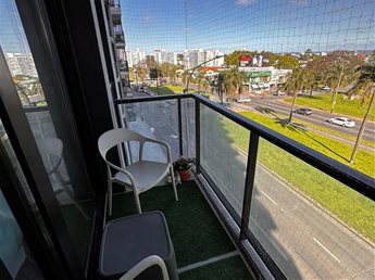 Alquiler apartamento de 1 dormitorio al frente vista despejada Malvín