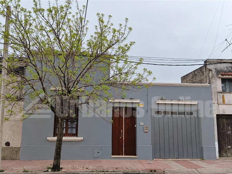 Casa amueblada en venta, a pasos de Plaza Artigas Ref: 6322 - foto 2