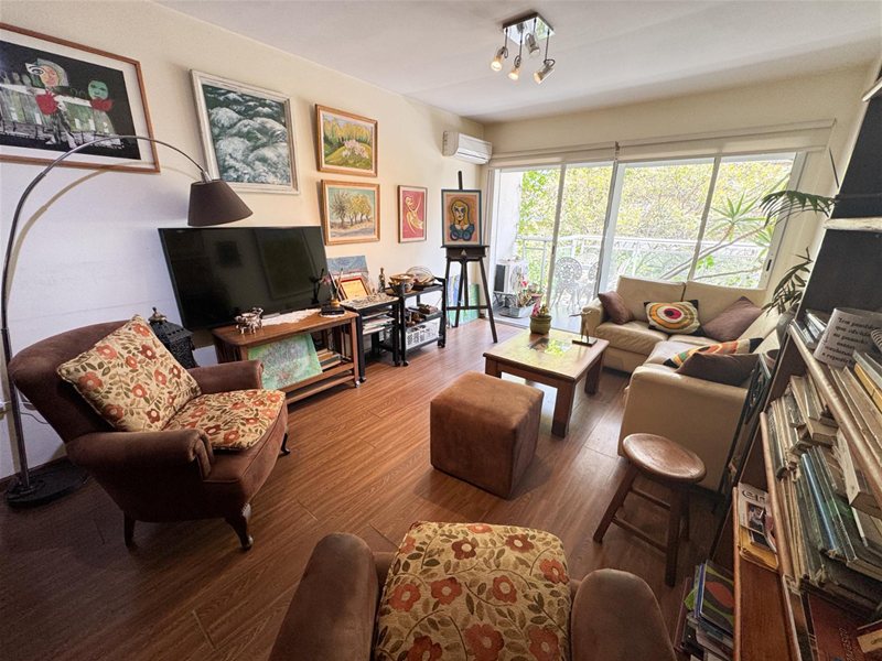 Venta de apartamento de dos dormitorios y garaje a metros de Villa Biarritz. - foto 3