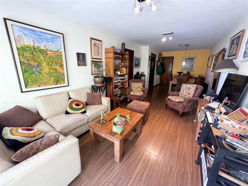 Venta de apartamento de dos dormitorios y garaje a metros de Villa Biarritz. - foto 1