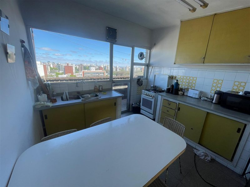 Apartamento Pocitos con 3 dormitorios, 2 baños, balcón y terraza acceso a lugar de garaje en cooperativa - foto 2