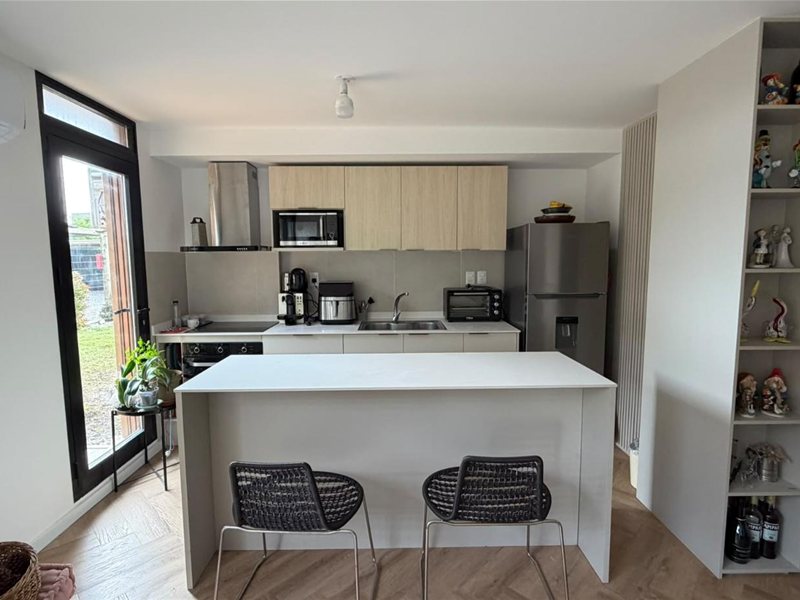 Apartamento de 2 dormitorios amueblado con parrillero en alquiler Barra de carrasco - foto 3