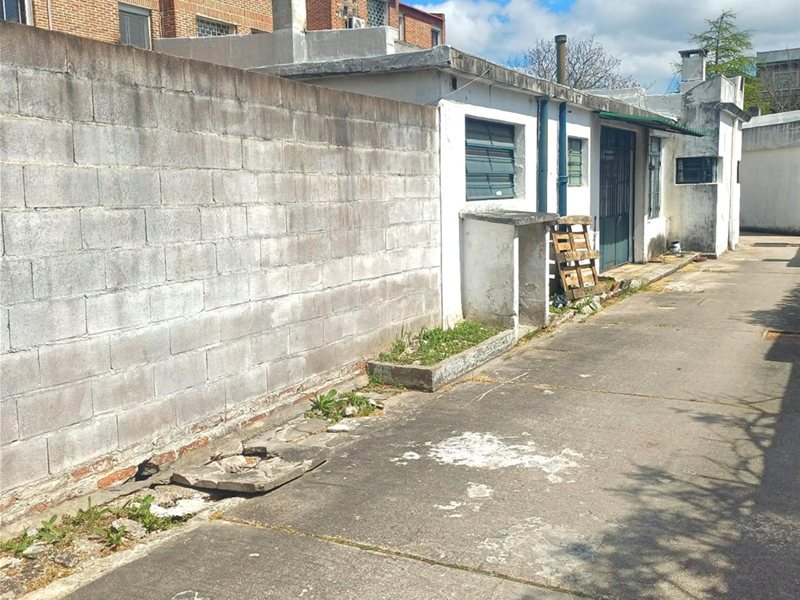 TERRENO CON CONSTRUCCIONES - foto 3