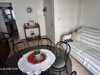 Divino apto Ciudad Vieja 2 Dormitorios 1 Baño hiper luminoso, al frente, 2do piso por escalera cómoda. cocina definida y lavadero U$S139.000 gc $1.900 - foto 7