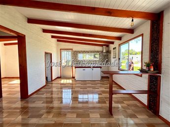 EN ALQUILER CASA DE 2 DORMITORIOS UBICADA EN EL REAL DE SAN CARLOS, COLONIA. - foto 7