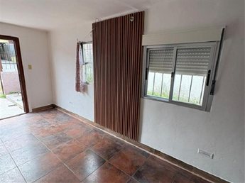 Casa de 2 dormitorios con entrada vehicular al frente en Las Piedras. - foto 5