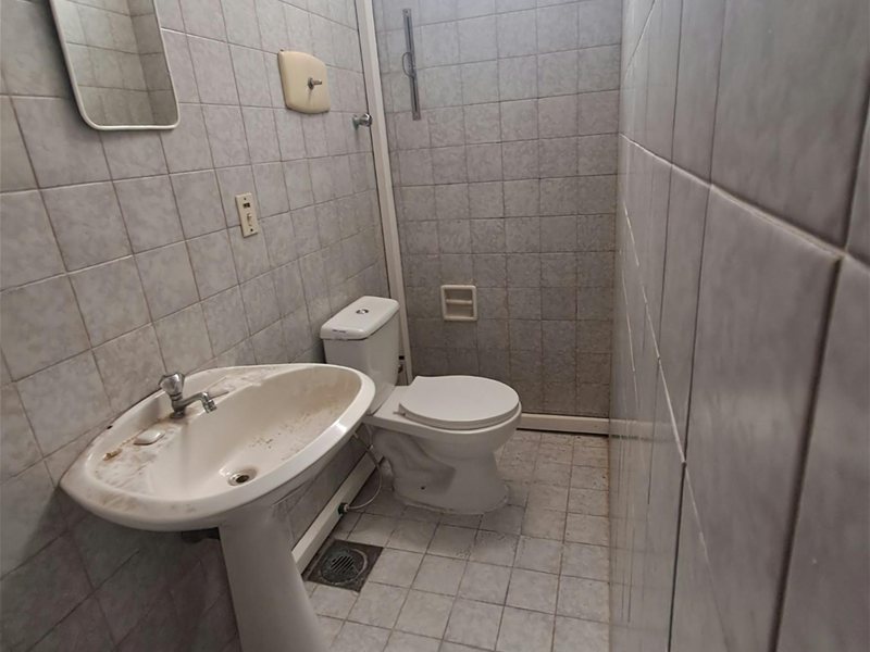 Alquiler oficina de 4 ambientes en el Centro - foto 3