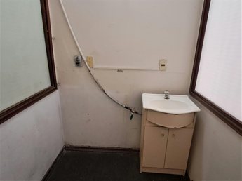 Alquiler oficina de 4 ambientes en el Centro - foto 6