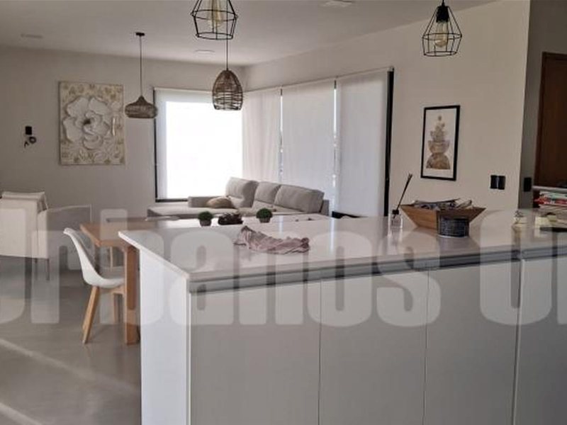 Amplia casa de 2 plantas de construcción tradicional - Colonia del Sacramento - Ref. 6195 - foto 3